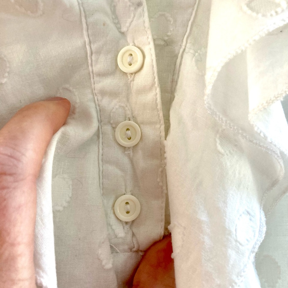 Almost Famous Sleeveless Shirt - Picture 4 of 6
